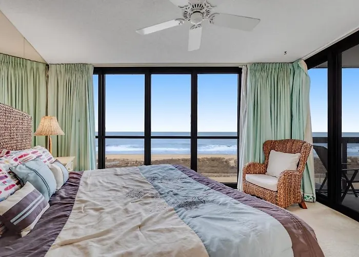 Holiday home Incredible Beachfront With Balcony Pools Gym & Tennis
