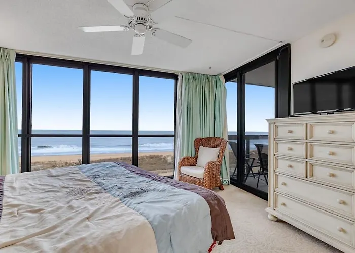 Incredible Beachfront With Balcony Pools Gym & Tennis Holiday home Ocean City