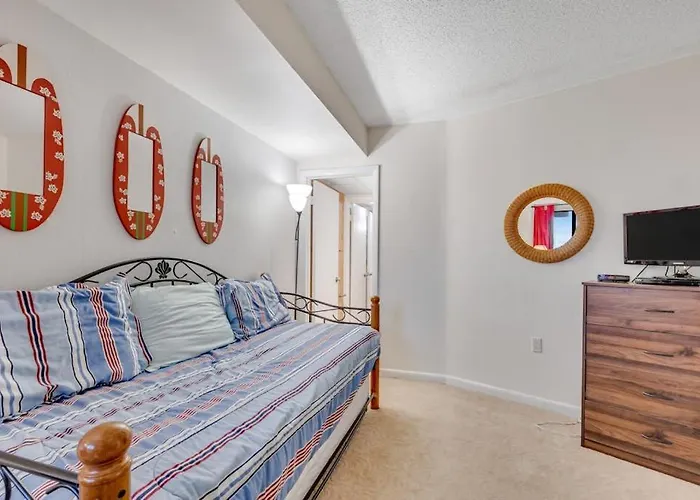 Incredible Beachfront With Balcony Pools Gym & Tennis Holiday home Ocean City