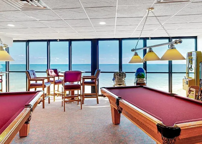 Holiday home Incredible Beachfront With Balcony Pools Gym & Tennis