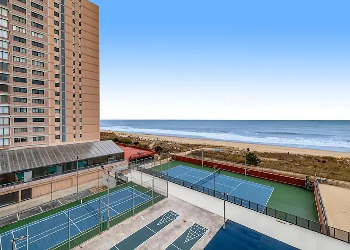 Holiday home Incredible Beachfront With Balcony Pools Gym & Tennis